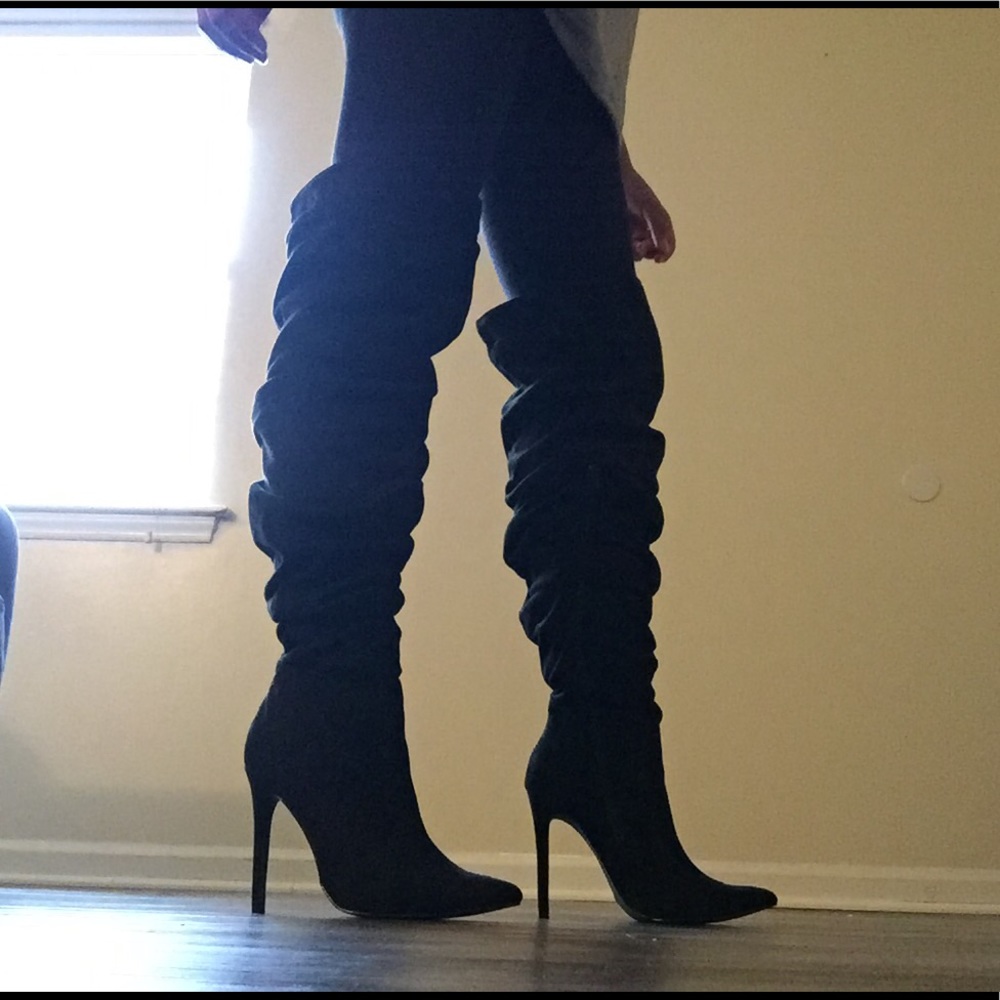 SOLD! Slouchy kneehigh black boots